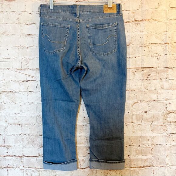 Levis mid rise Capri jeans - Picture 6 of 6